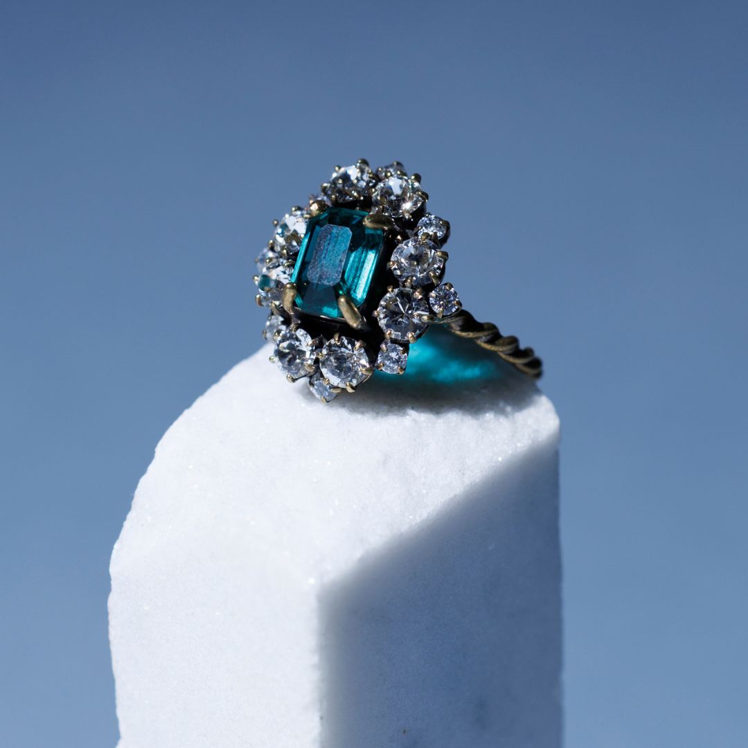 UMA anello SMERALDO