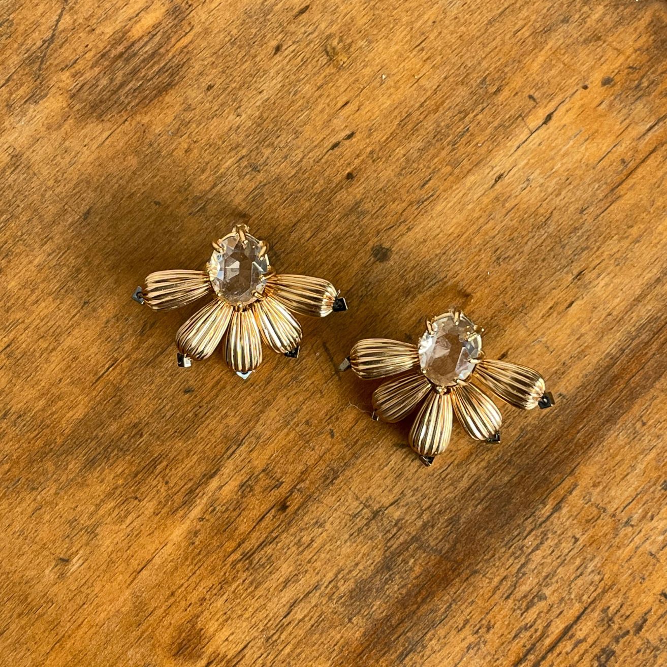 VIOLA gold earrings