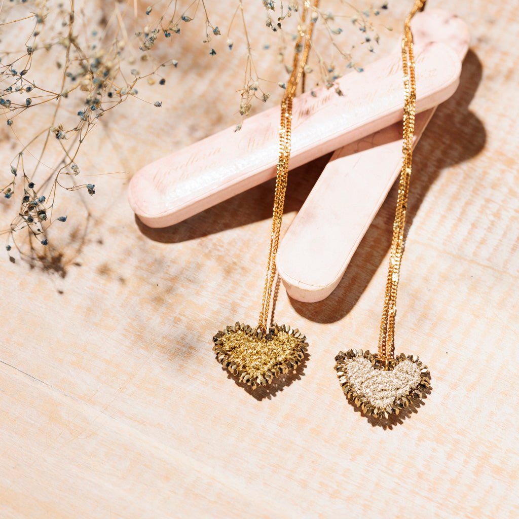 CHIPPED HEART yellow gold