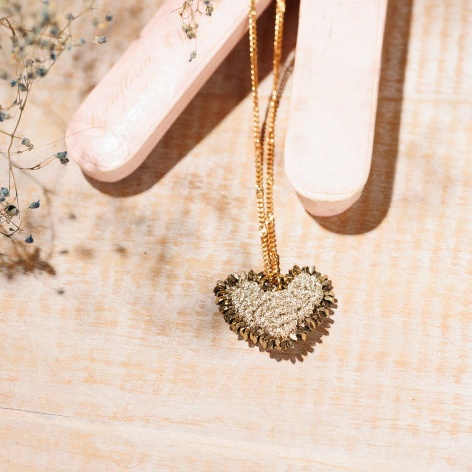 CHIPPED HEART white gold