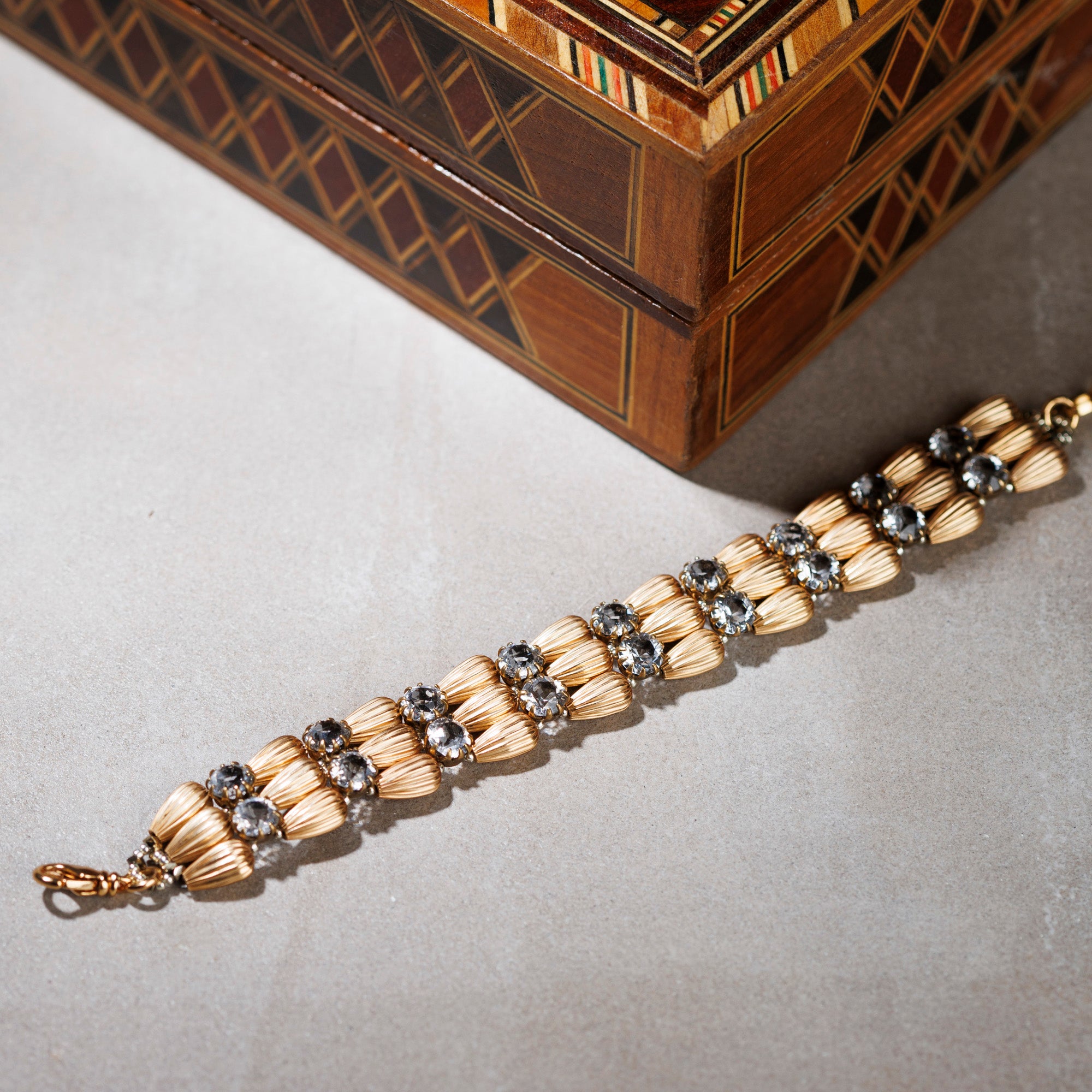 RUGIADA gold and crystal bracelet