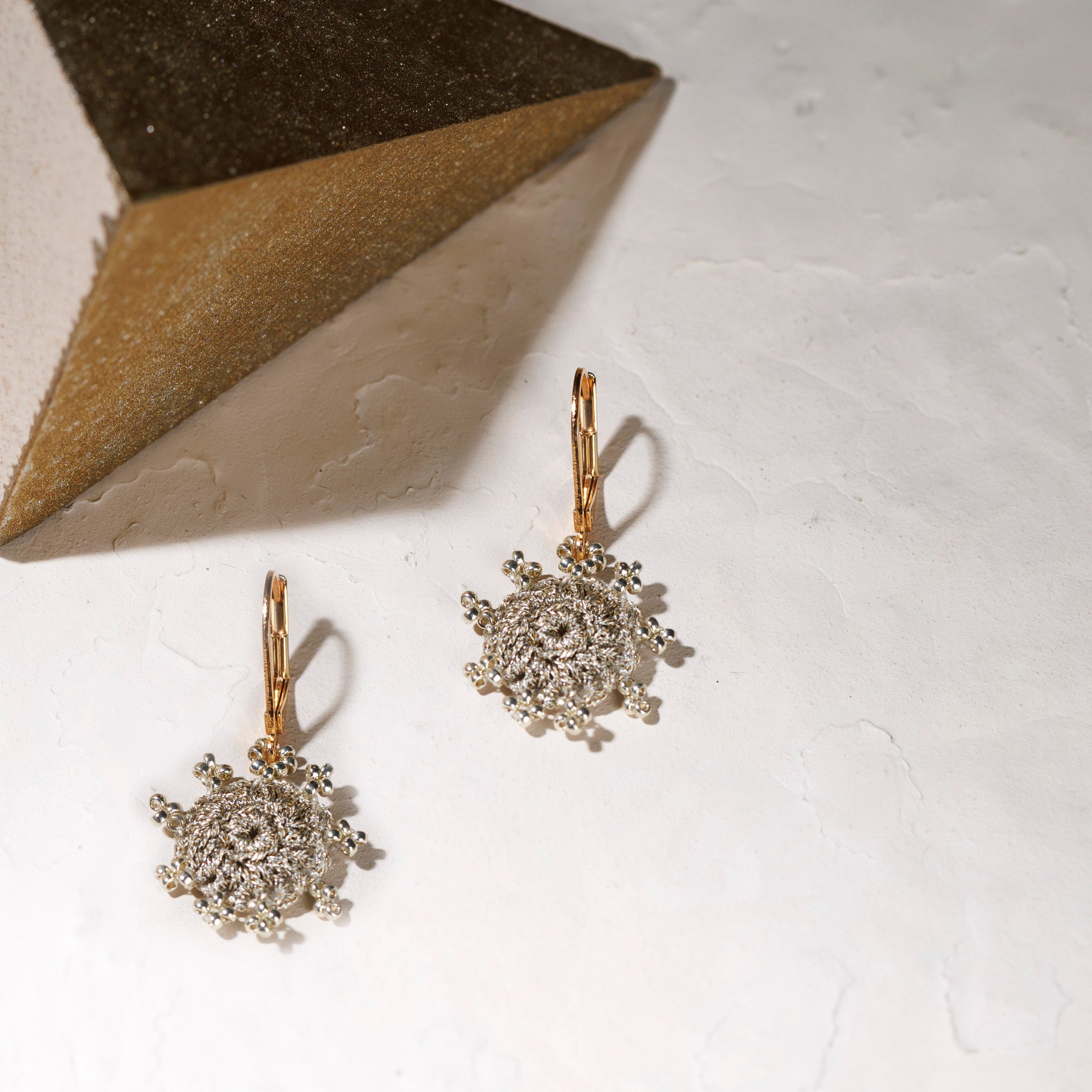 MAGIA white gold earrings