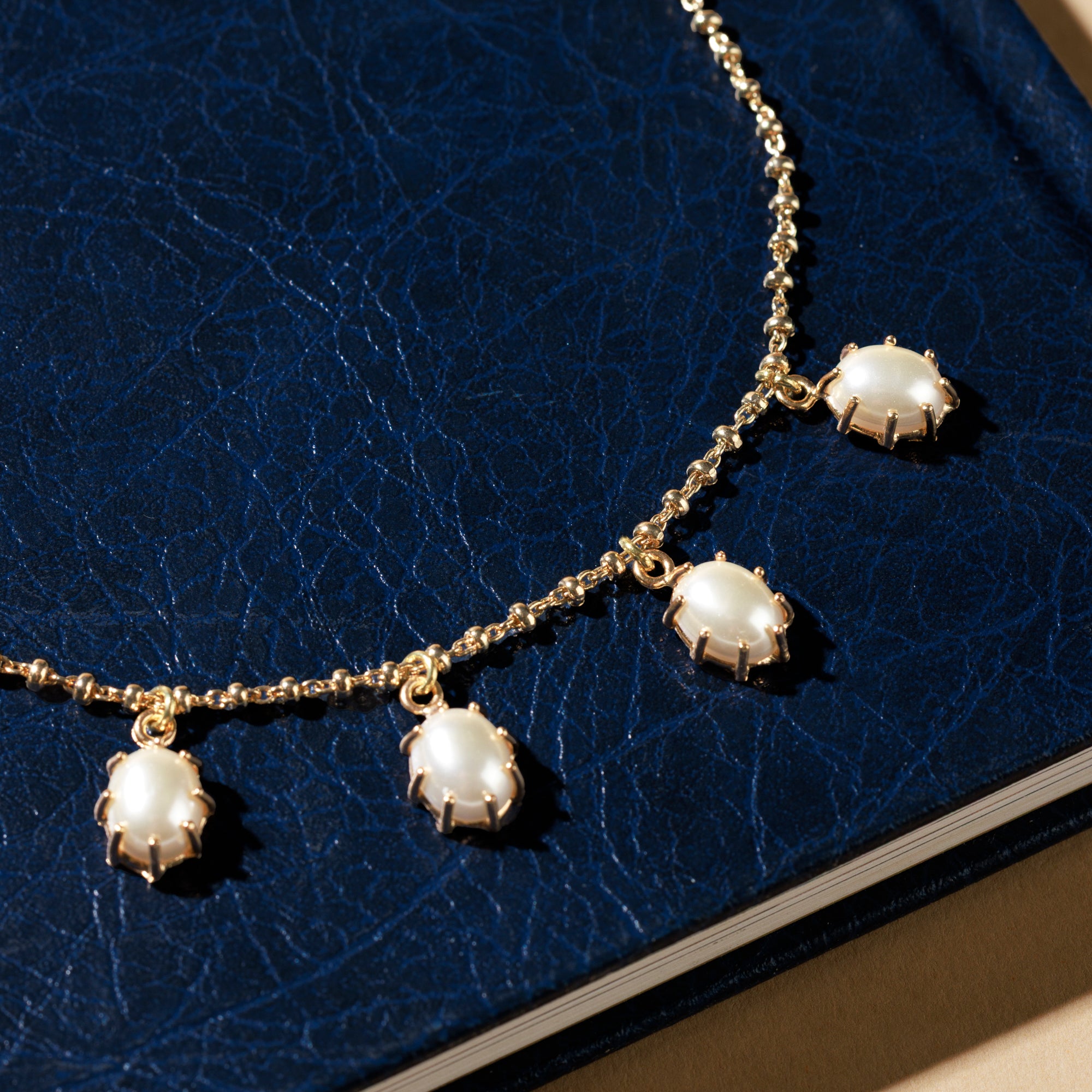 ALICE pearl necklace