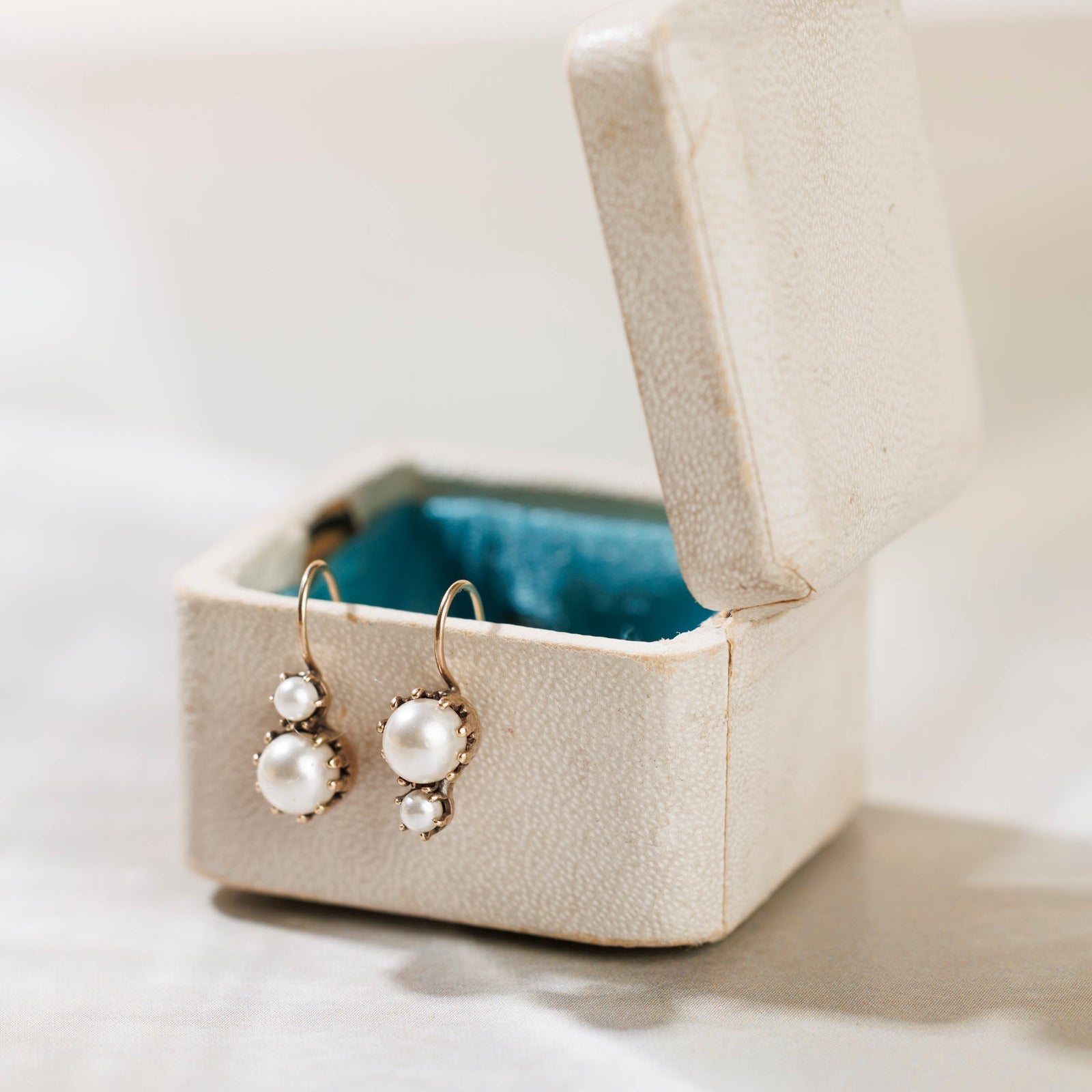 SATIN Pearl Earrings