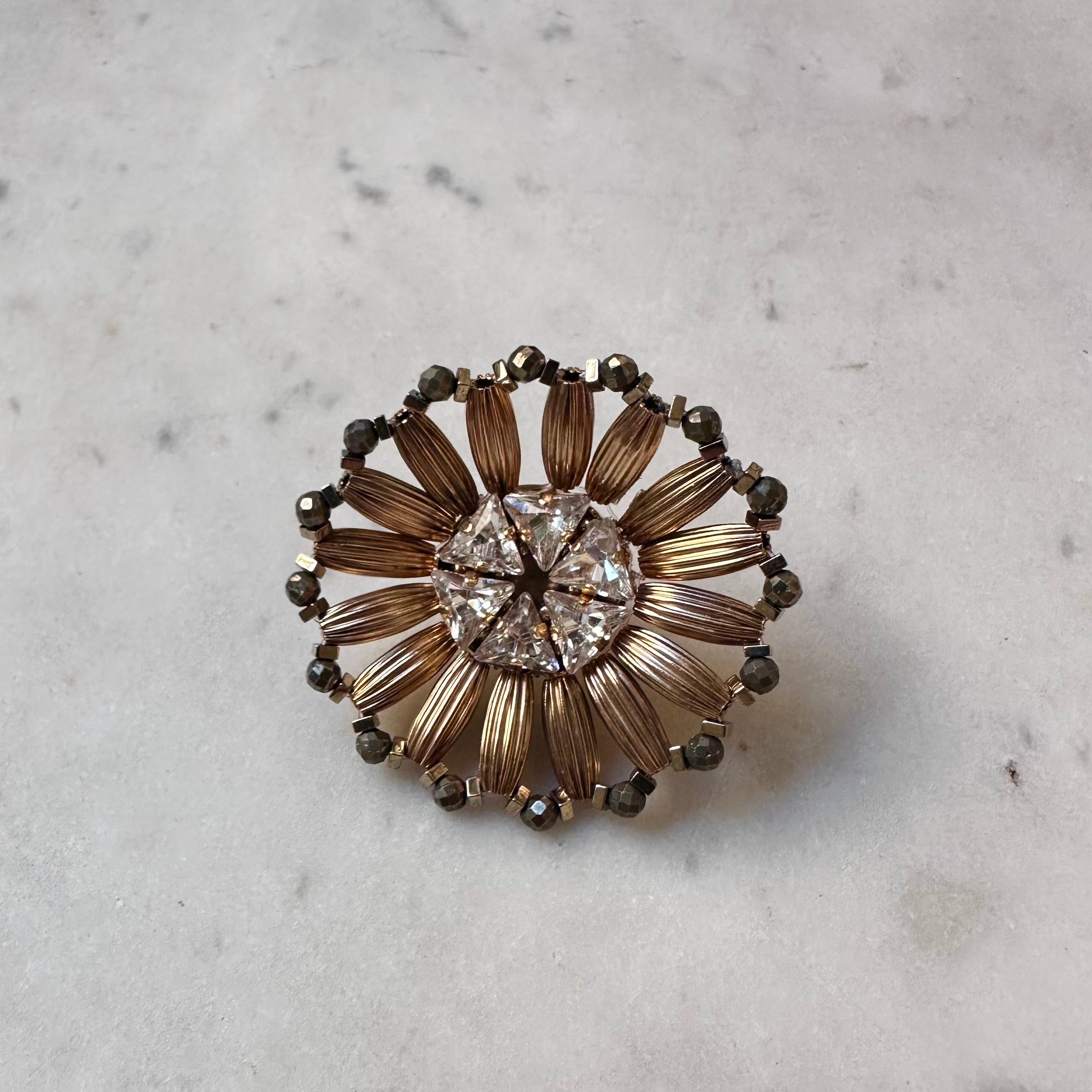 GARDENIA gold pin