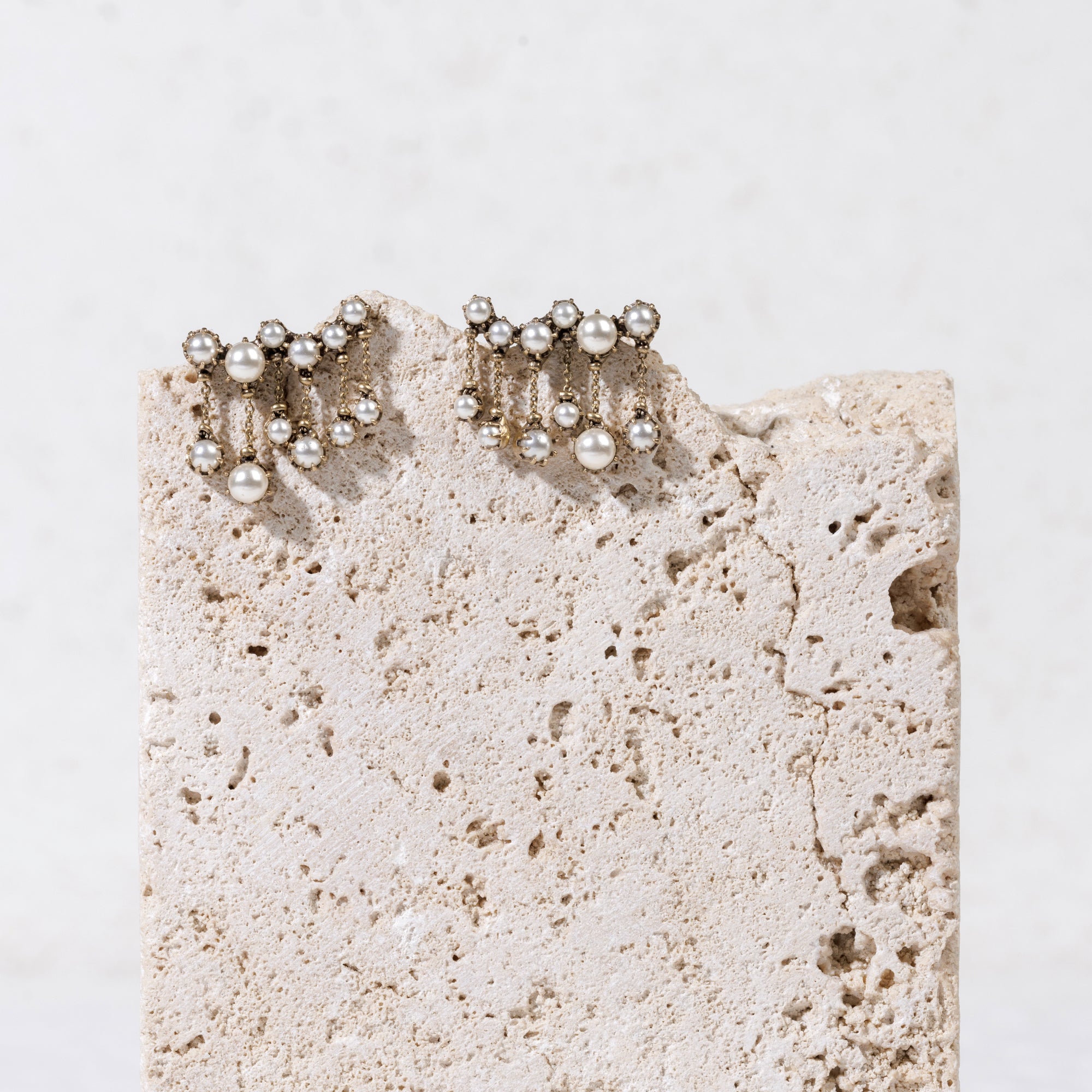 VOIL pearl earrings