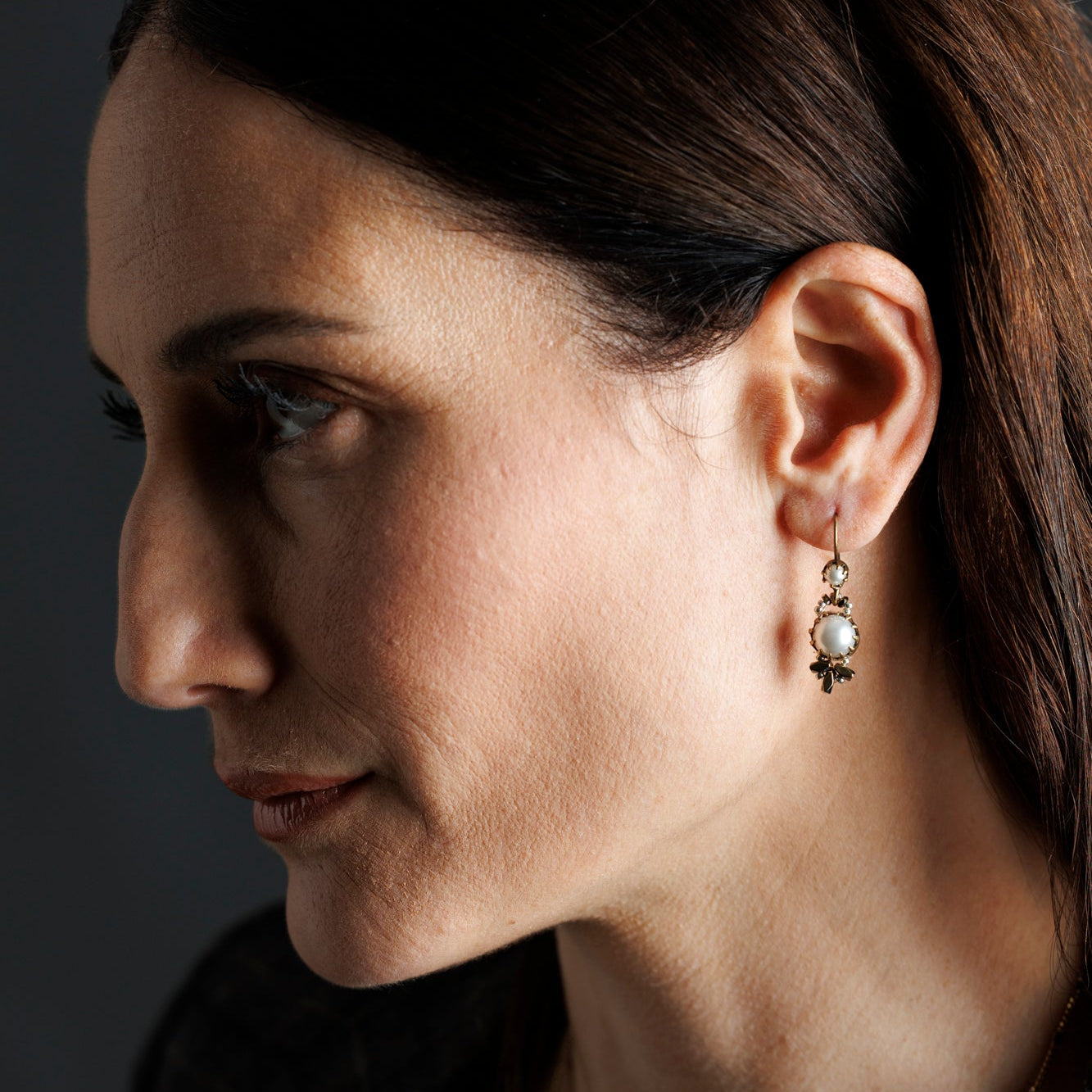 EMBROIDERY pearl earrings