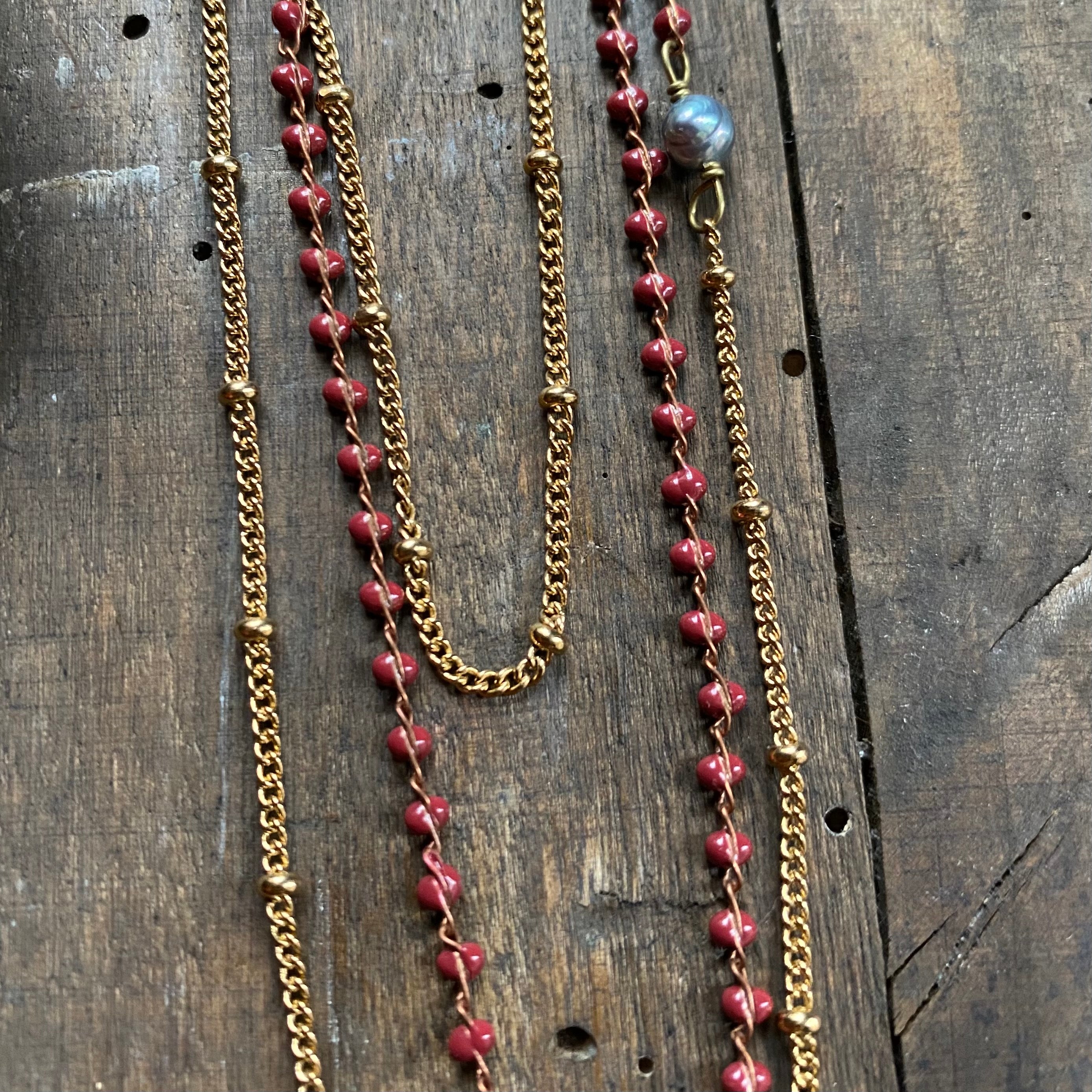 ANNE magenta necklace