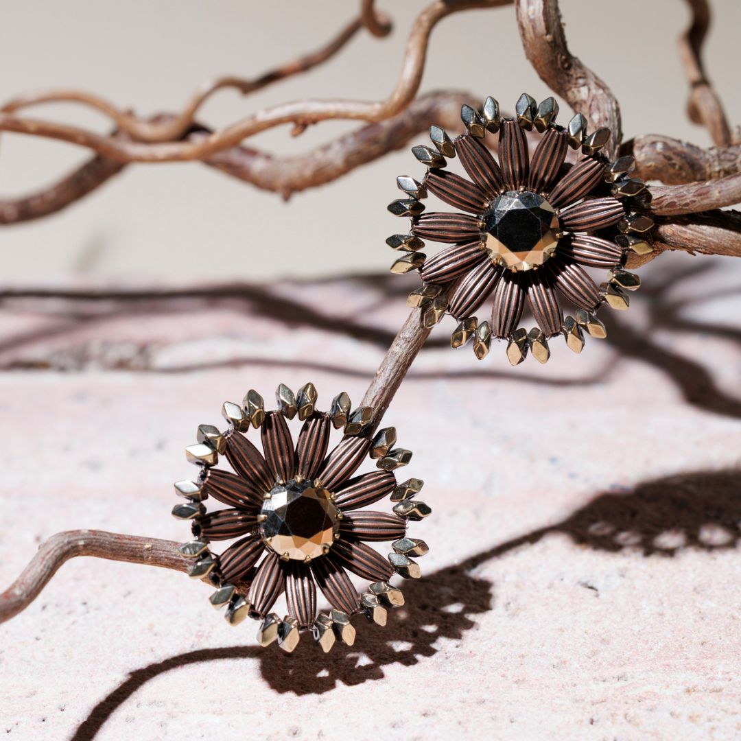 DAISIES CACAO earrings