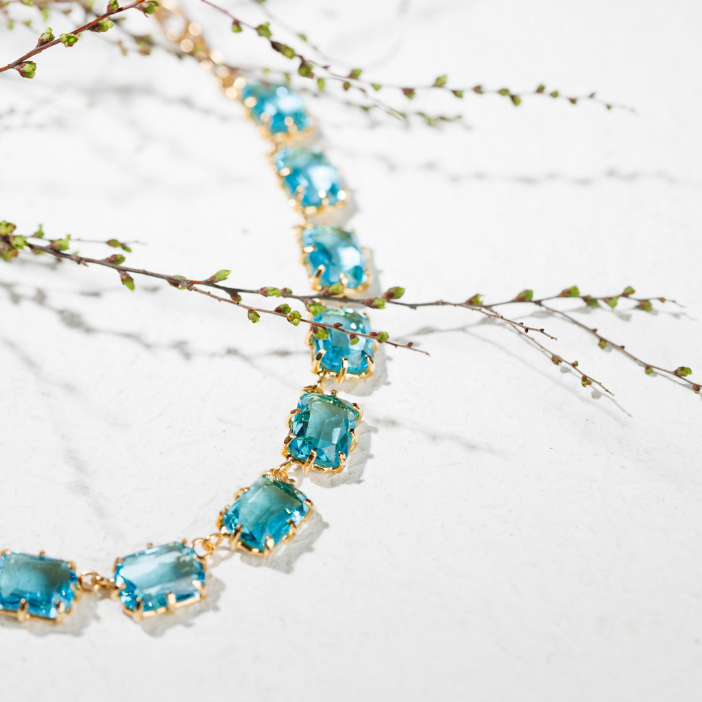 SAVINA water necklace