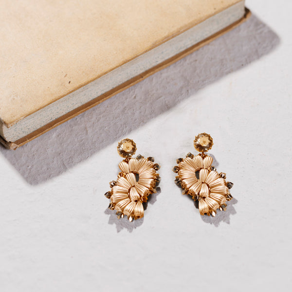 Vega earrings gold