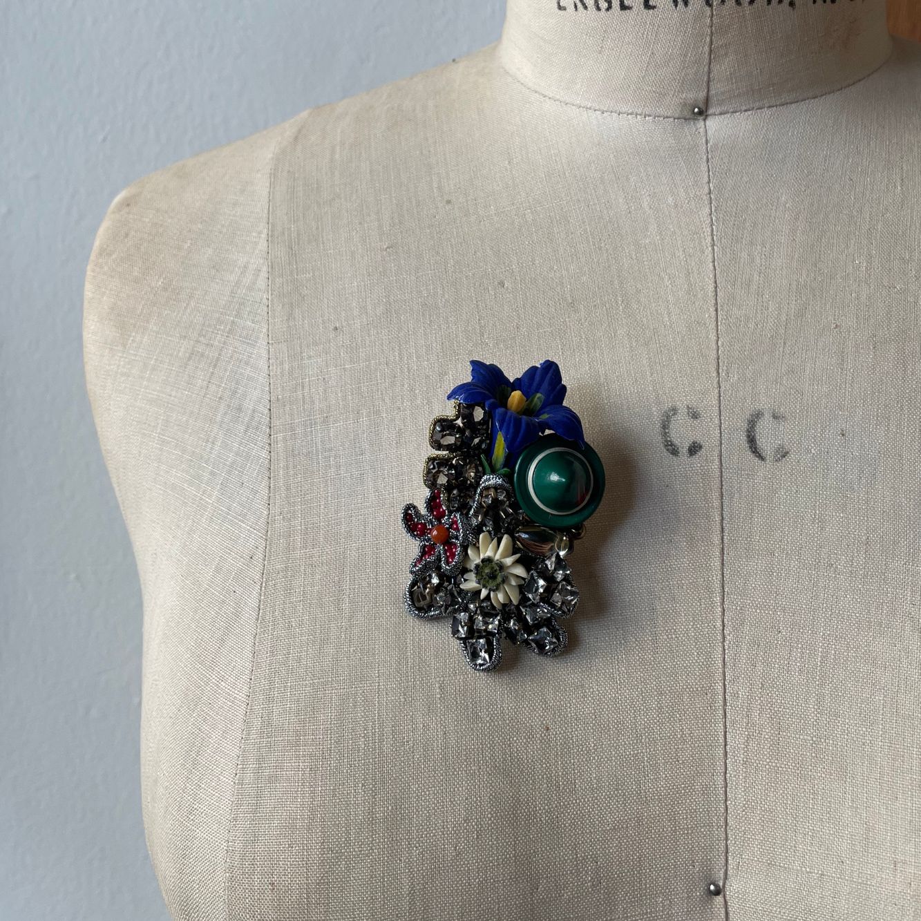 Genziana - Spilla Pezzo unico