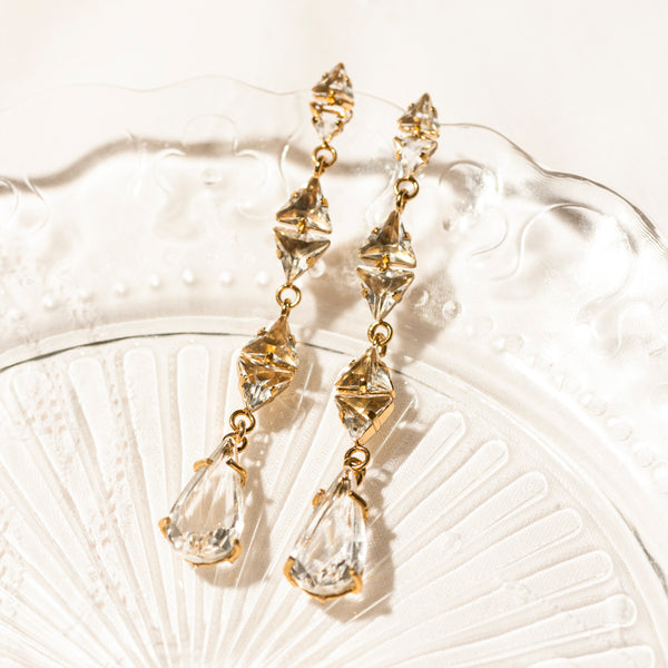 TRILLION crystal earring NEW!